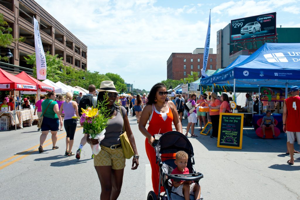 people at farmers market